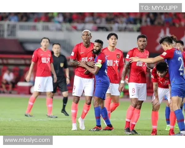 上港与恒大激战正酣2017年7月22日的经典对决回顾 上港与恒大激战正酣2017年7月22日的经典对决回顾