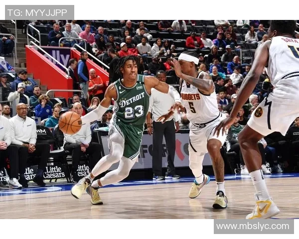 杰登艾维的篮球之路：从新星崛起到NBA赛场的精彩表现与未来展望