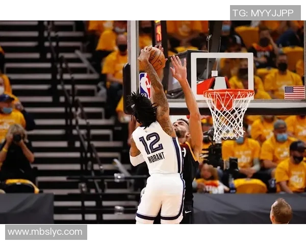 爵士FC与穆莎的激烈对决揭示足球战术的巅峰对抗与精彩瞬间 爵士FC与穆莎的激烈对决揭示足球战术的巅峰对抗与精彩瞬间